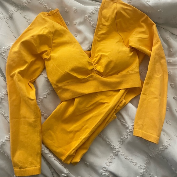 Workout Set - Picture 3 of 3